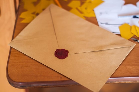 Kundelojalitet kan lett ivaretas med enkle grep. Som for eksempel å sende et brev til en kunde ved spesielle anledninger