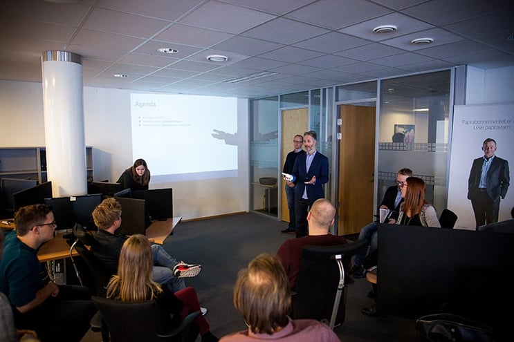 På onsdag ble det arrangert DN-kickoff hos ProffCom i Tønsberg. Vi fikk besøk av en rekke personer med ulike funksjoner i Dagens Næringsliv, slik at våre kundeservice- og salgsteam for DN fikk et enda bedre innblikk i avisen.