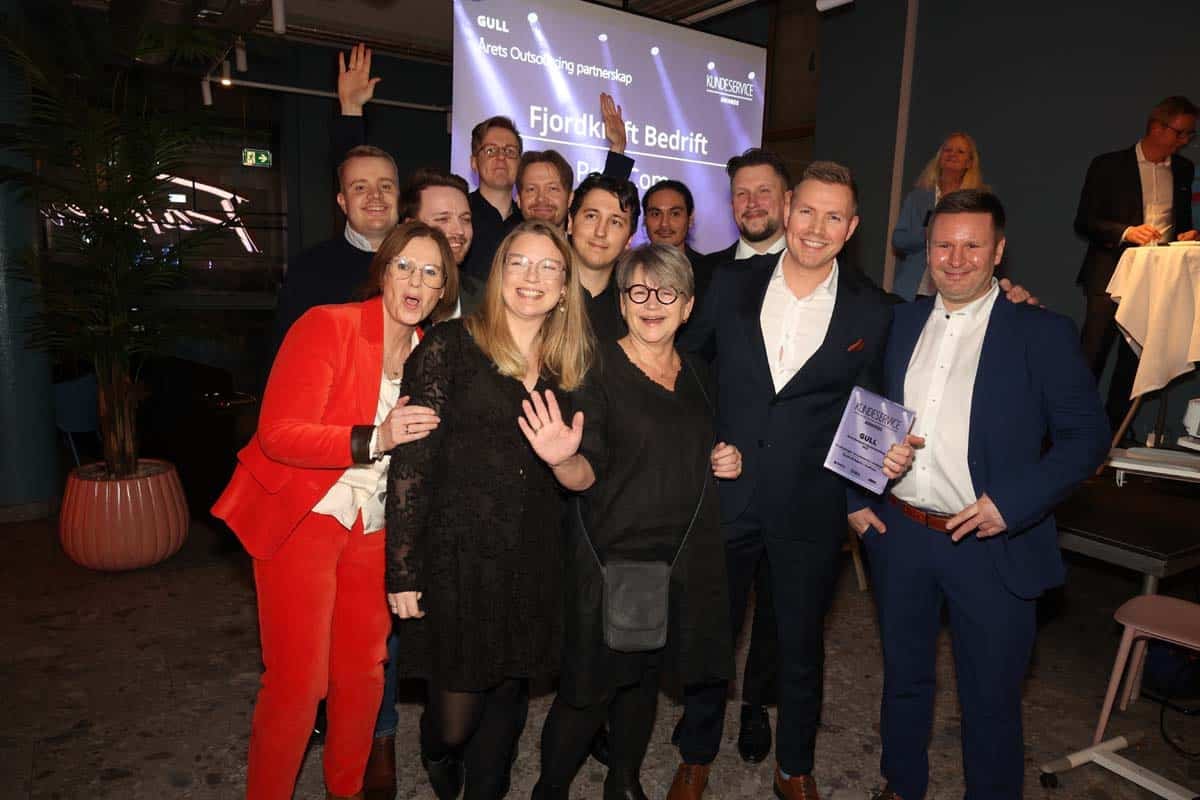 proffcom og fjordkraft vinner prisen for årets outsourcing samarbeid